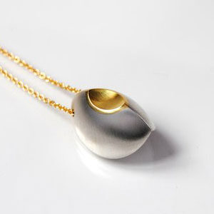 necklace by jewellery designer Gerhild Kirchner
