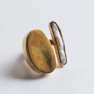 ring gold plated with pearl